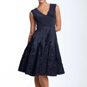 Adrianna Papell Black V-Neck A line Whimsygoth Edgy Midi Cocktail Dress Size 2